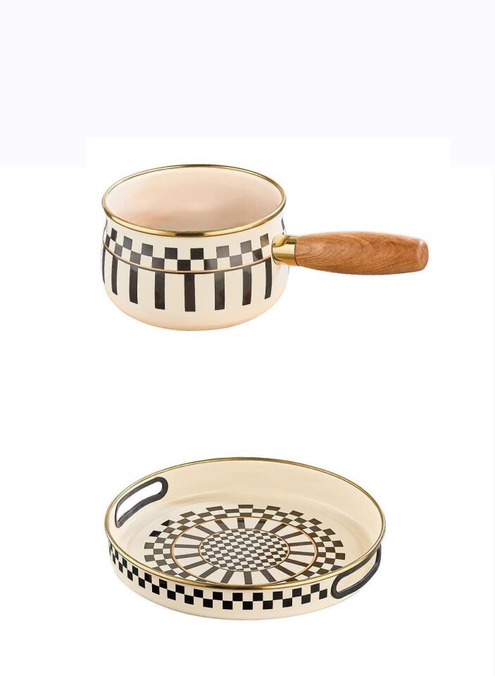 Prime Cream Emaye Ahşap Saplı Sosluk / Sütlük – 14 CM ve Emaye Servis Tepsisi 28 CM