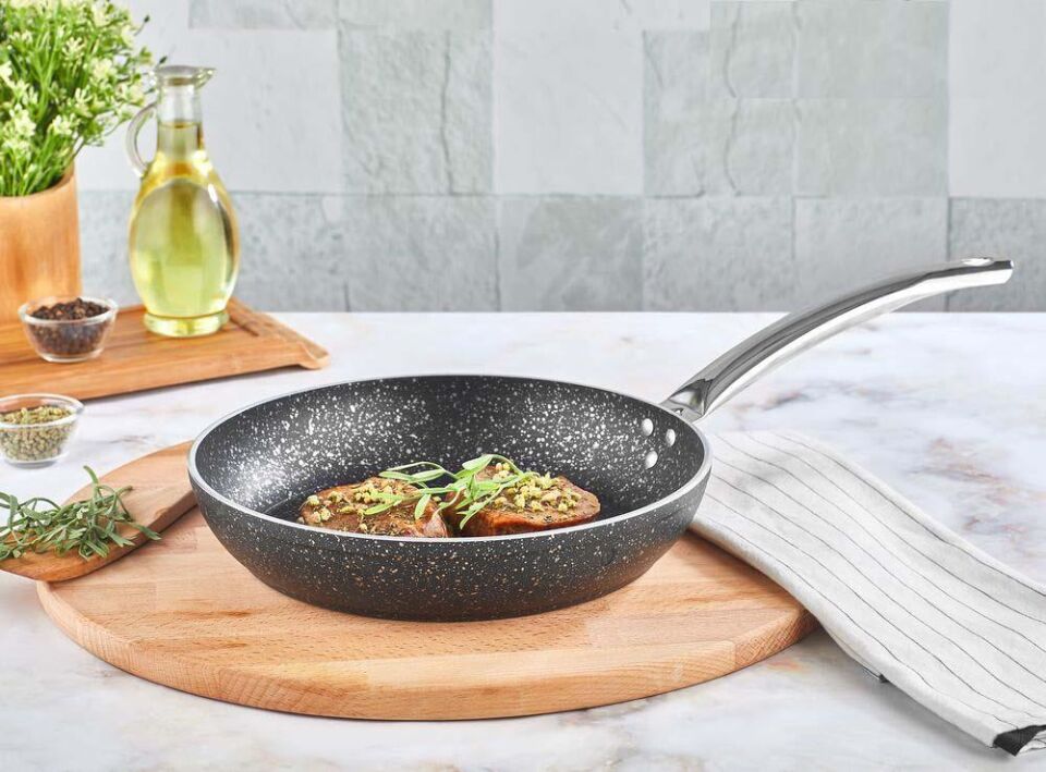 Granit Tava 18 CM Kahramanlar