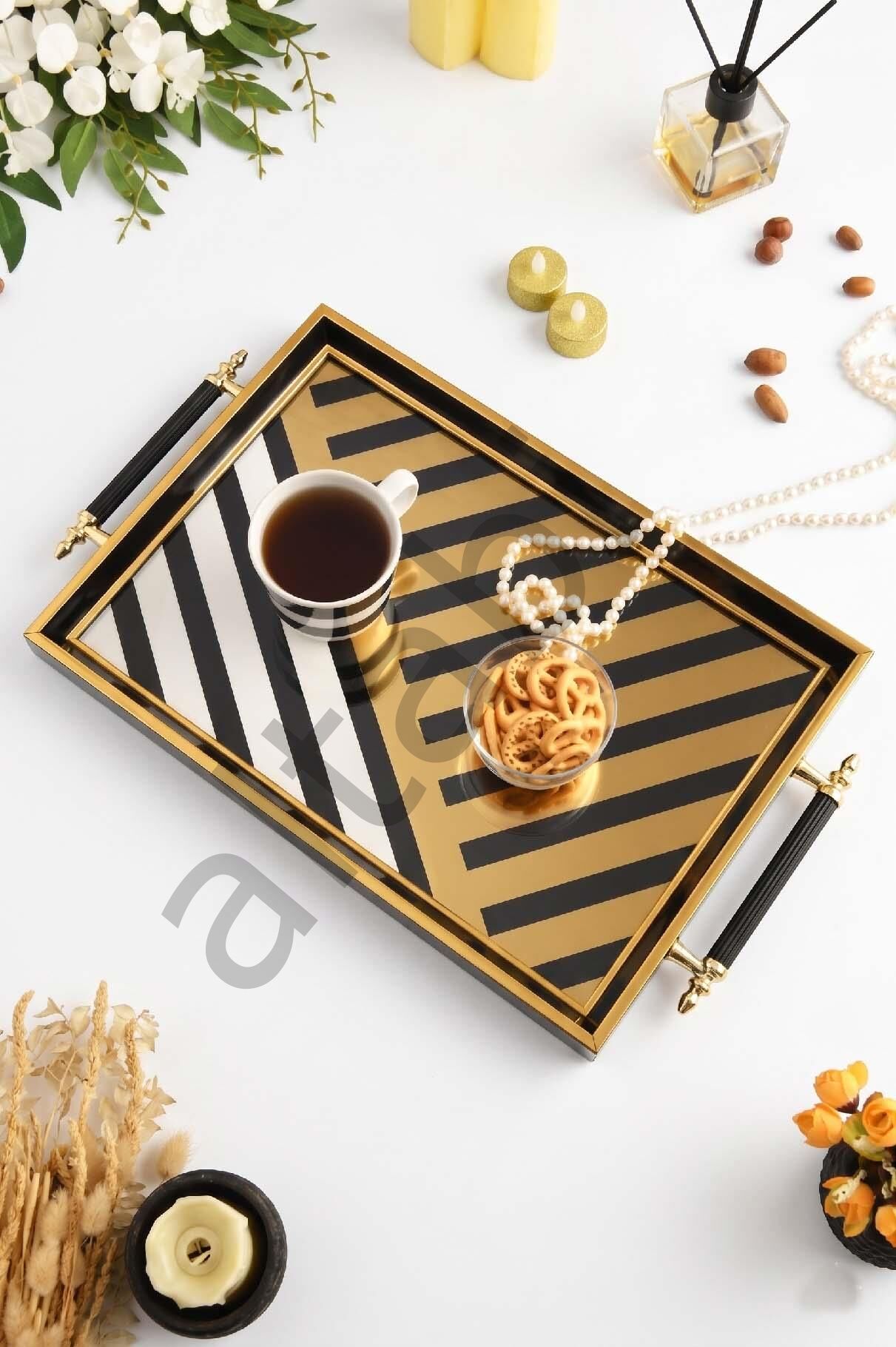 Dijital Baskılı Cam Servis Tepsisi – Modern Desenli, Metal Kulplu 46x28 cm